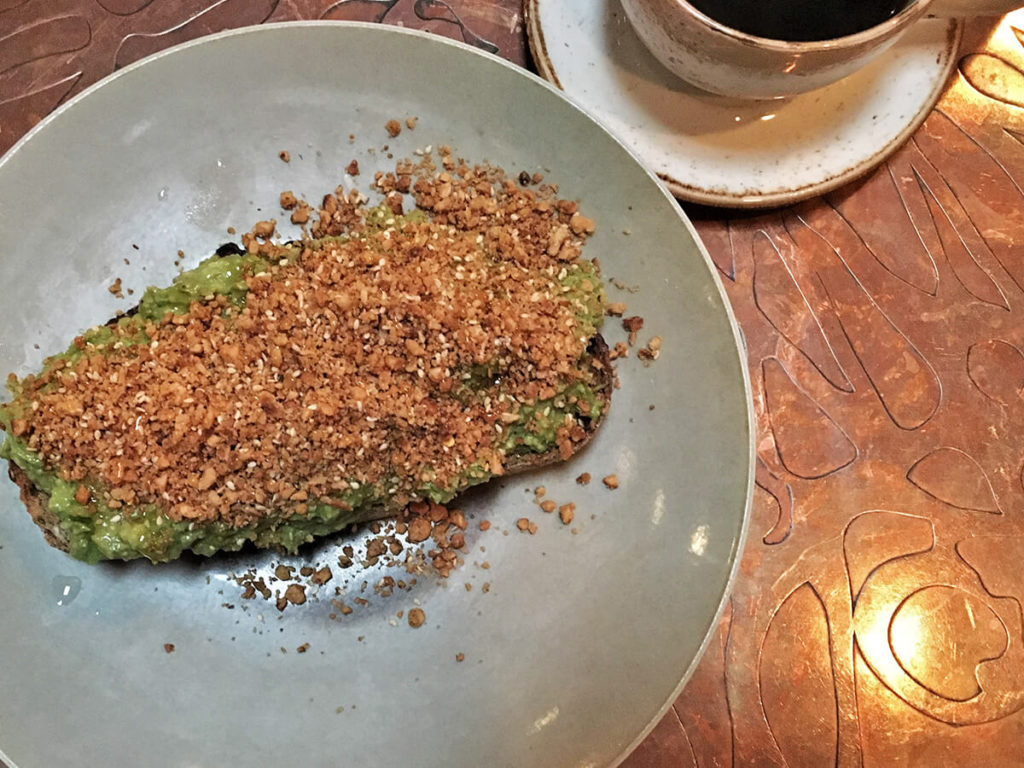 憧れのホテルでも、朝食だったら手が届く！超ラグジュアリー空間で極上セレブ時間。テンプルコート ザ ビークマン ホテル内（TEMPLE COURT in The Beekman A Thompson Hotel） - ロウアーマンハッタン, モーニング, マンハッタン, ホテル, ブランチ, ニューヨーク, テンプルコート, ザビークマン, ザ ビークマン ア トンプソン ホテル, コーヒー, グルメ, カフェ, アボカドトースト, The Beekman A Thompson Hotel, TEMPLE COURT, nyc, NY, morning