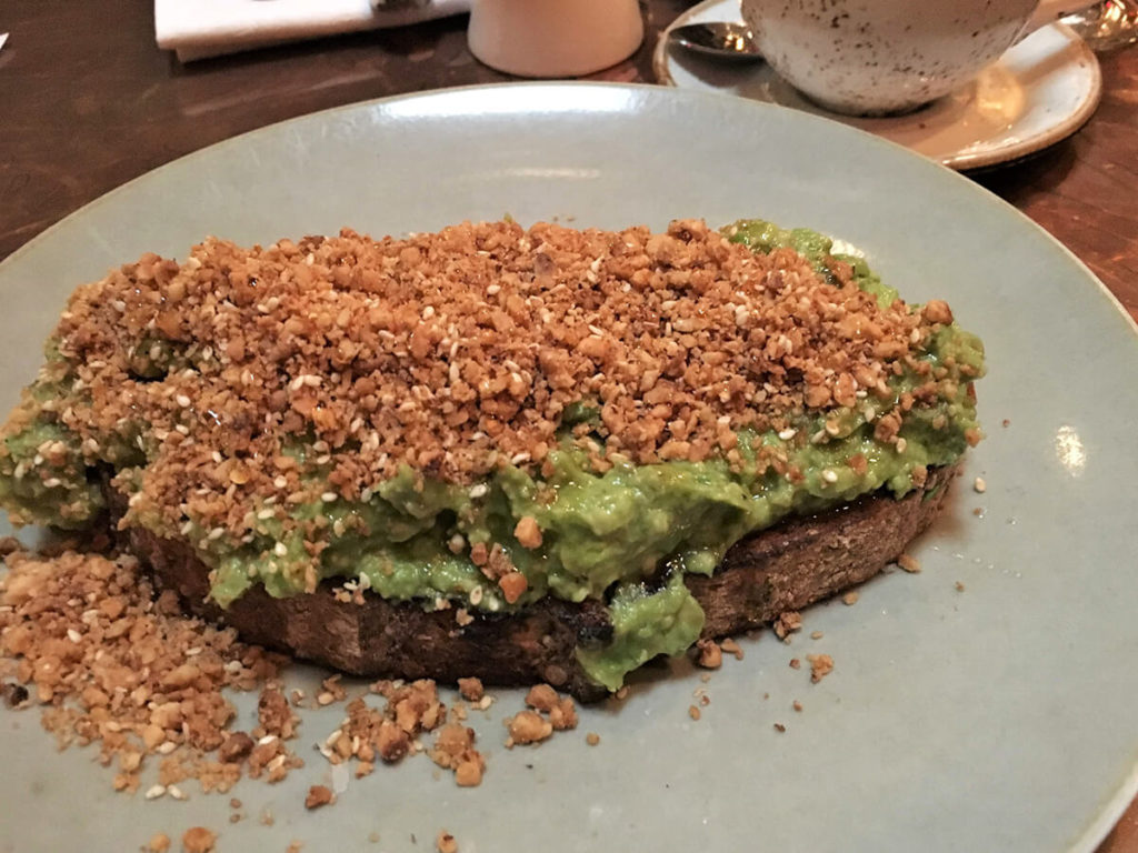 憧れのホテルでも、朝食だったら手が届く！超ラグジュアリー空間で極上セレブ時間。テンプルコート ザ ビークマン ホテル内（TEMPLE COURT in The Beekman A Thompson Hotel） - ロウアーマンハッタン, モーニング, マンハッタン, ホテル, ブランチ, ニューヨーク, テンプルコート, ザビークマン, ザ ビークマン ア トンプソン ホテル, コーヒー, グルメ, カフェ, アボカドトースト, The Beekman A Thompson Hotel, TEMPLE COURT, nyc, NY, morning