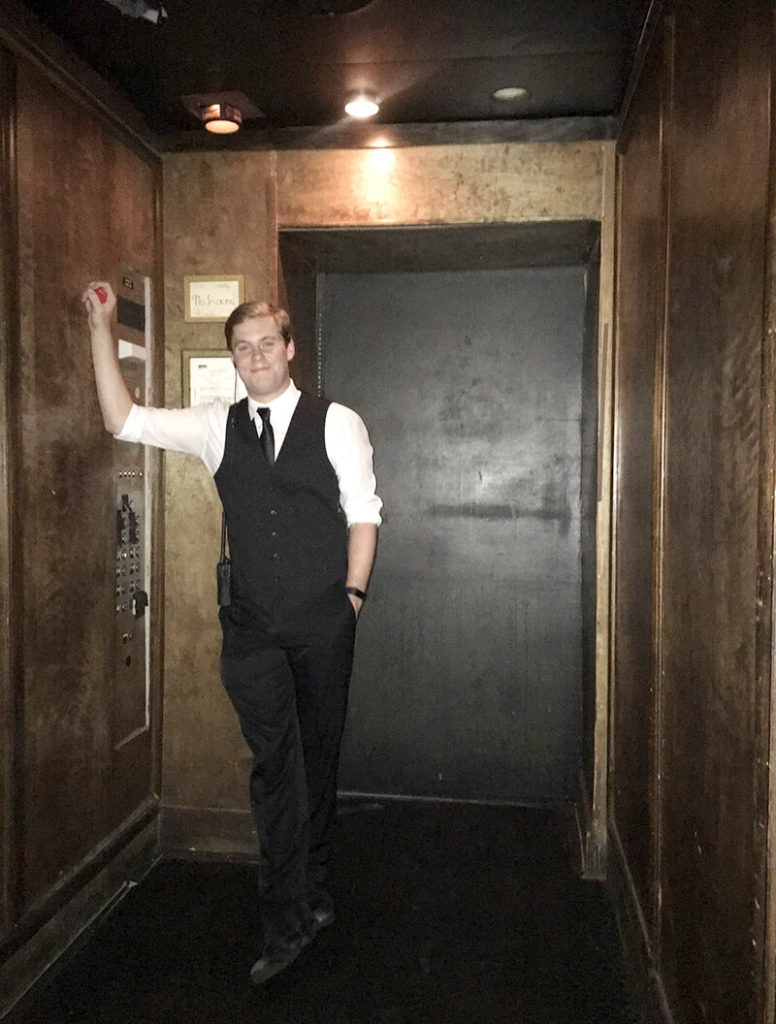 最高に怪しいエンターテインメント前に大都会のオアシスへ。ルーフトップバー、ガロウ・グリーン（Gallow Green） -