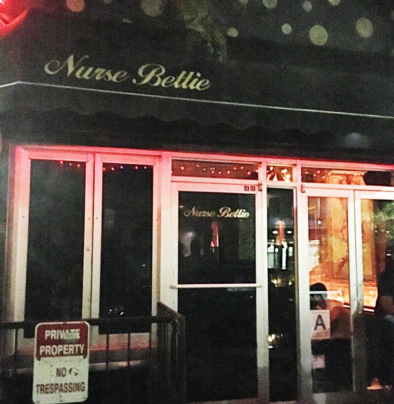 ニッチな世界へようこそ&hellip;衝撃的なナイトショー、ナース ベティ（Nurse Bettie） - ロウアーイースト サイド, ハッピーアワー, バー, ナイトスポット, ショー, エンターテインメント