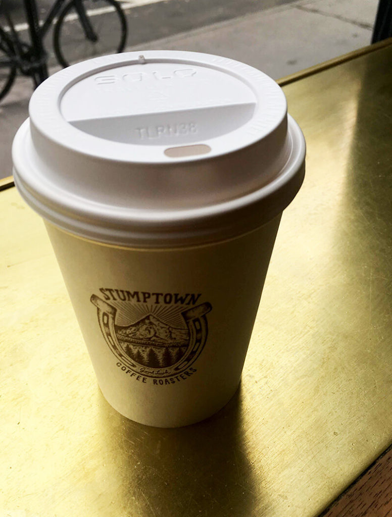 コーヒー片手に奥に進むとそこは別世界&hellip;スタンプタウン コーヒー ロースターズ（Stumptown Coffee Roasters） - ミッドタウンイースト, コーヒー, カフェ