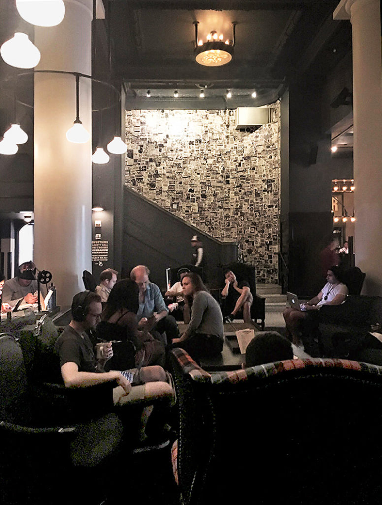 コーヒー片手に奥に進むとそこは別世界&hellip;スタンプタウン コーヒー ロースターズ（Stumptown Coffee Roasters） - ミッドタウンイースト, コーヒー, カフェ