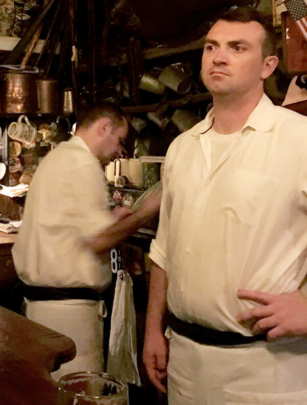 歴史を感じるニューヨーク最古のパブ！マクソリーズ・オールド・エール・ハウス（McSorley's Old Ale House） - 歴史, ビール, バー, イーストヴィレッジ, アイリッシュパブ