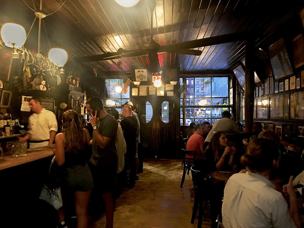 歴史を感じるニューヨーク最古のパブ！マクソリーズ・オールド・エール・ハウス（McSorley's Old Ale House） - 歴史, ビール, バー, イーストヴィレッジ, アイリッシュパブ