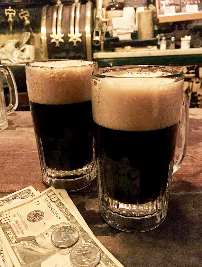 歴史を感じるニューヨーク最古のパブ！マクソリーズ・オールド・エール・ハウス（McSorley's Old Ale House） - 歴史, ビール, バー, イーストヴィレッジ, アイリッシュパブ