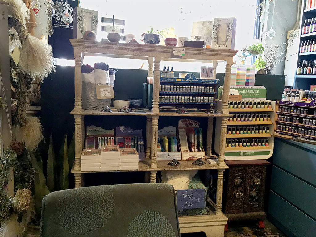 自然界からおすそ分けされた美と健康をお持ち帰り！フラワーパワー（Flower Power Herbs & Roots Inc） - 雑貨, 紅茶, 癒し, 健康, バスグッズ, ナチュラル, ショップ, お土産, イーストビレッジ, アロマオイル