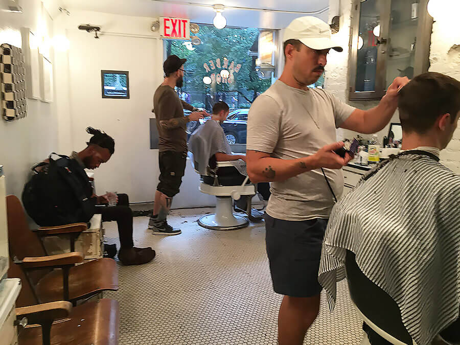 床屋の奥に秘密の空間！？ブラインドバーバー（Blind Barber） - 床屋, ハッピー, バー, スピークイージー, イーストビレッジ